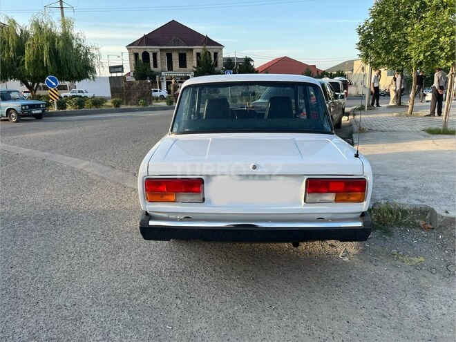 LADA (VAZ) 2107-2