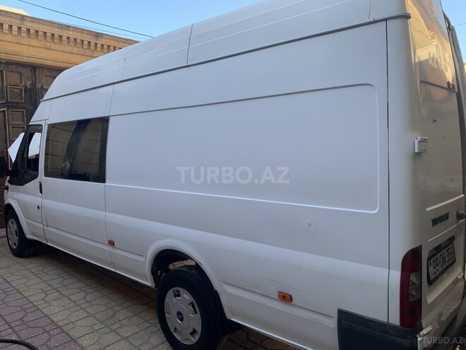 Ford Transit-8