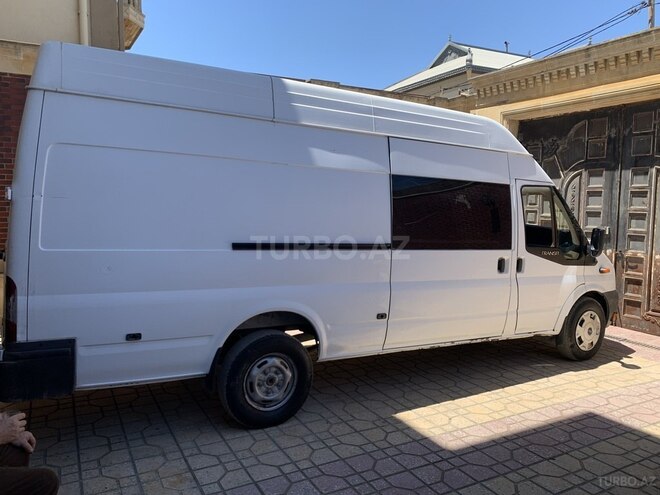 Ford Transit-2