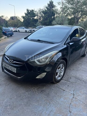 Hyundai Elantra-5