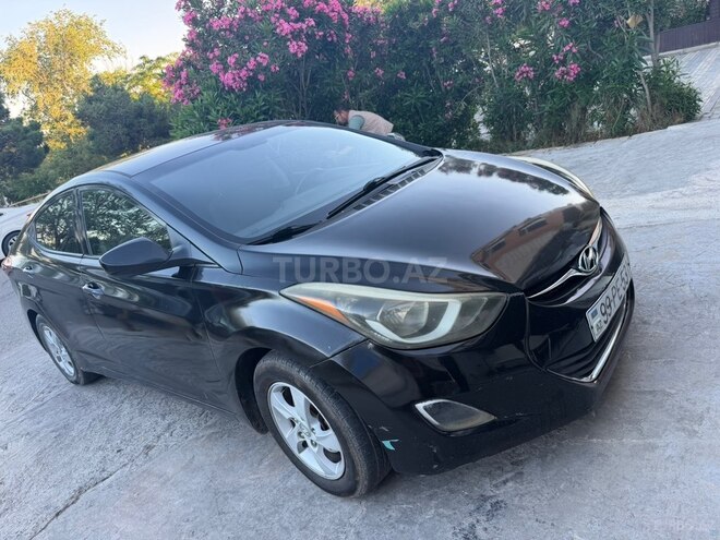 Hyundai Elantra-2