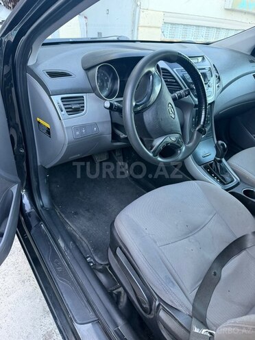 Hyundai Elantra-7