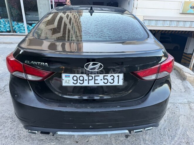 Hyundai Elantra-3