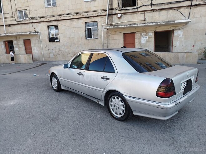 Mercedes C 240-6