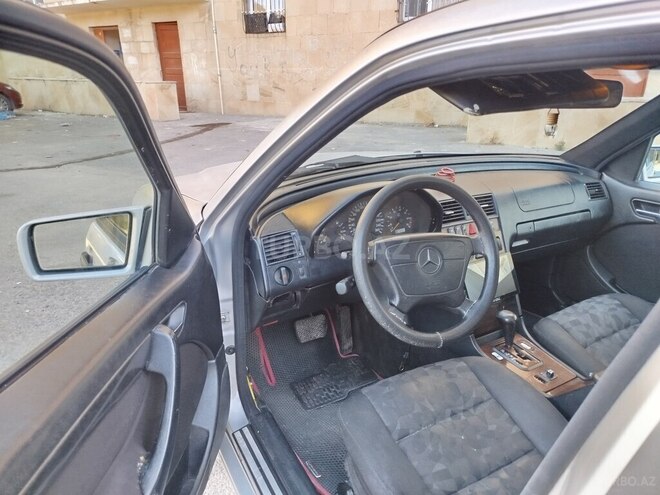 Mercedes C 240-10