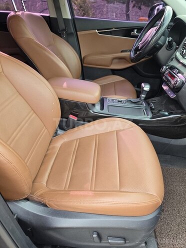 Kia Sorento-5