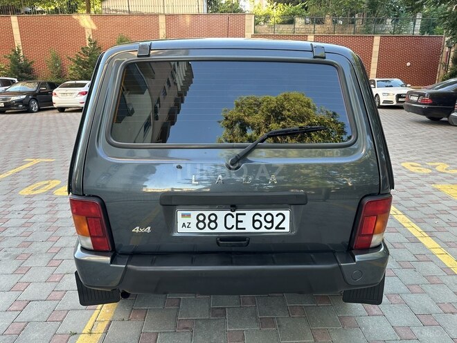 LADA (VAZ) Niva-8