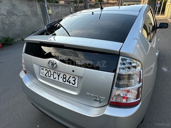 Toyota Prius-5