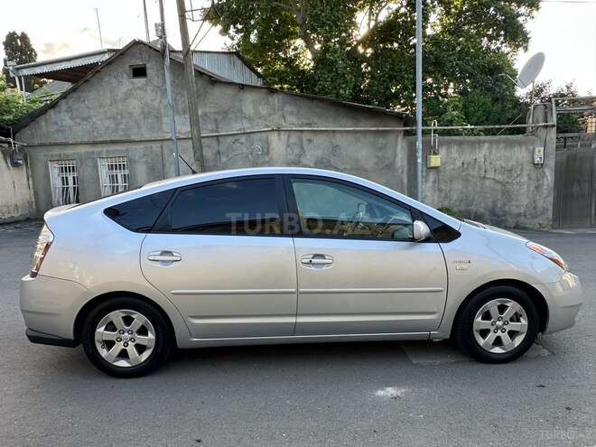 Toyota Prius-11