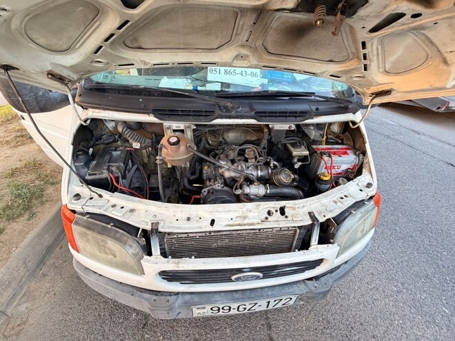 Ford Transit-5