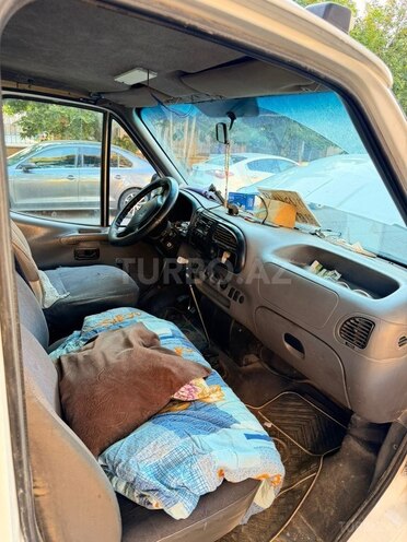 Ford Transit-4