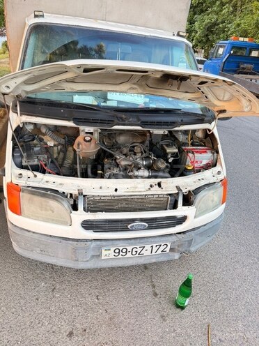 Ford Transit-6