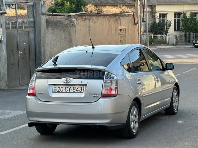 Toyota Prius-2