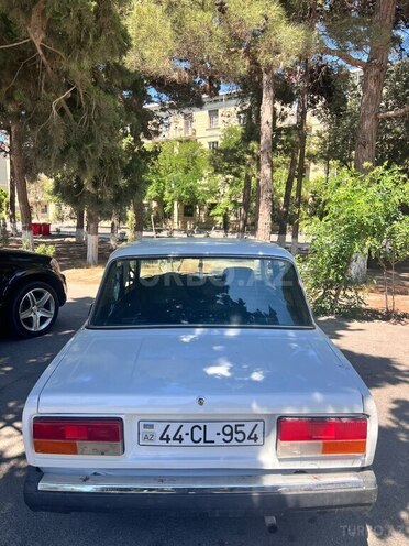 LADA (VAZ) 2107-2
