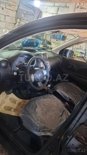 Nissan March-5