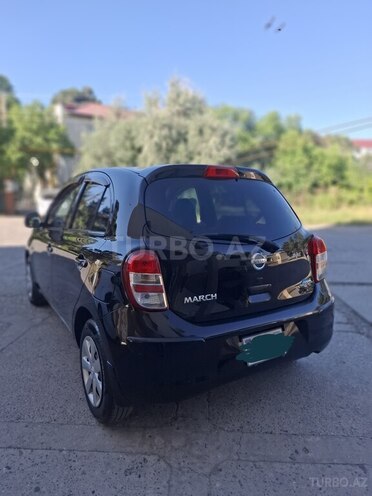 Nissan March-8