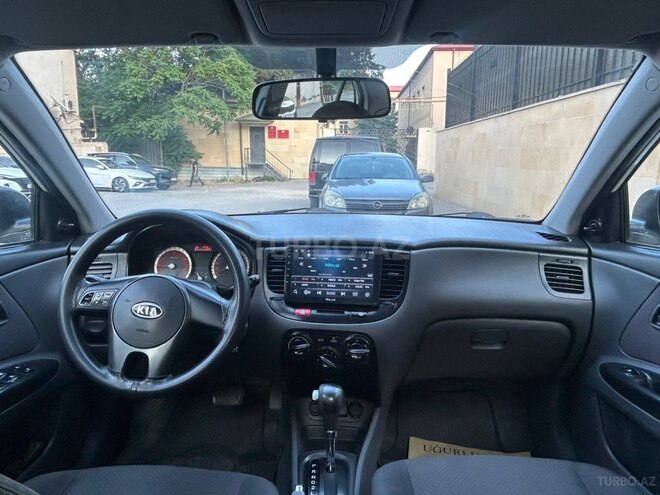 Kia Rio-13