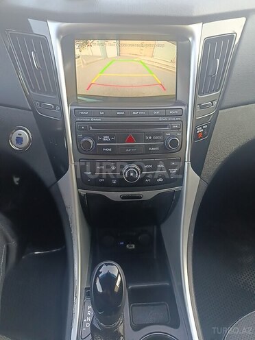 Hyundai Sonata-14