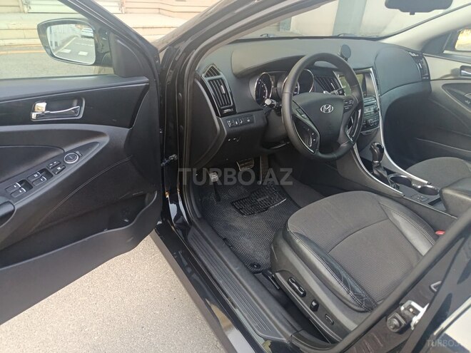 Hyundai Sonata-15