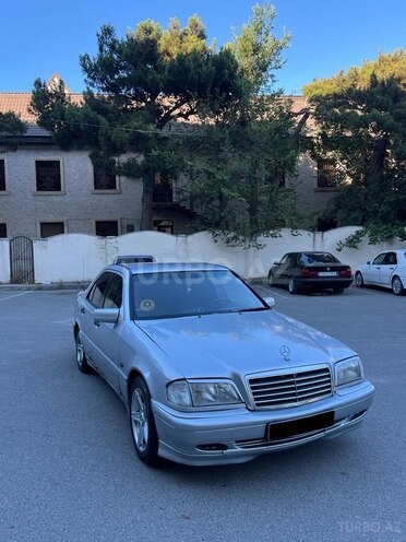 Mercedes C 200-1
