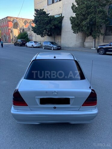 Mercedes C 200-2