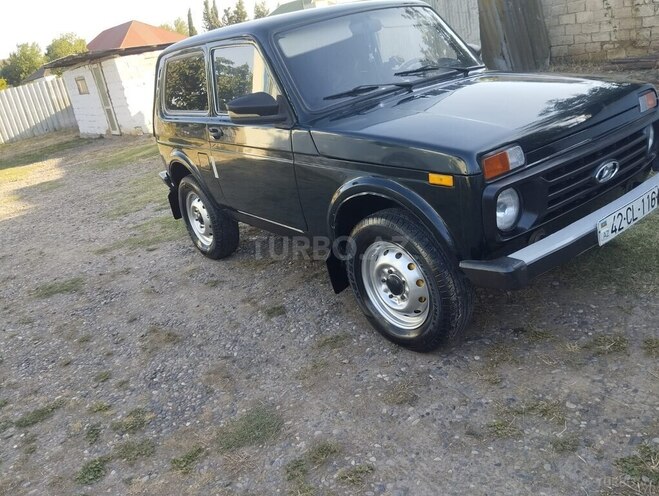 LADA (VAZ) Niva-8