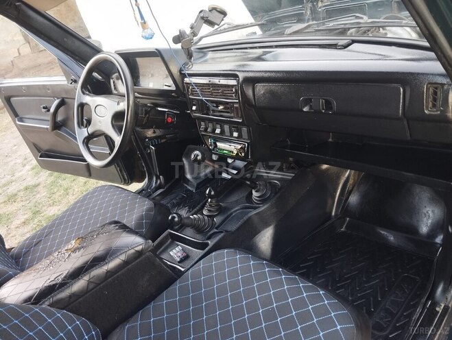 LADA (VAZ) Niva-15