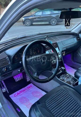 Mercedes C 200-7