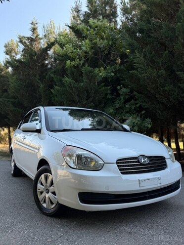 Hyundai Accent-4