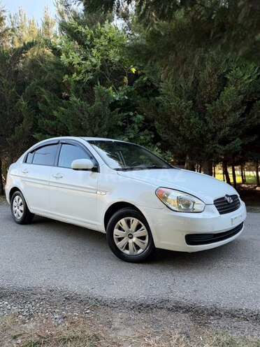 Hyundai Accent-6