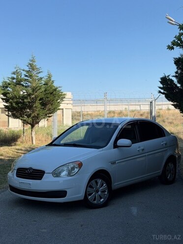 Hyundai Accent-2