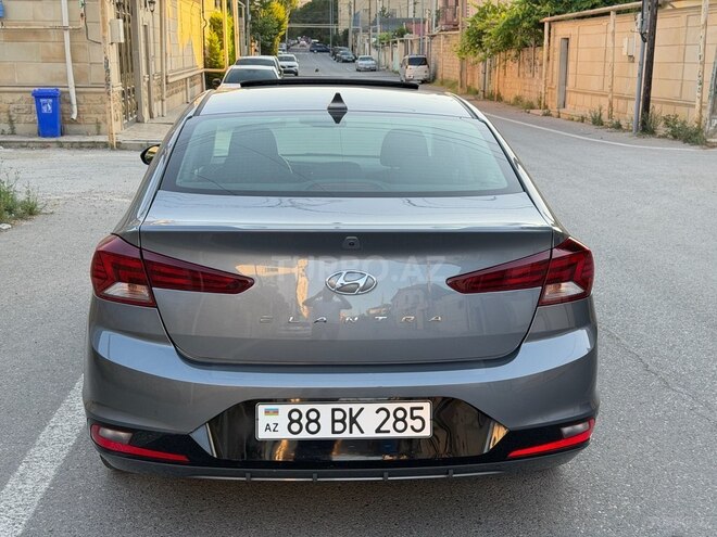 Hyundai Elantra-5