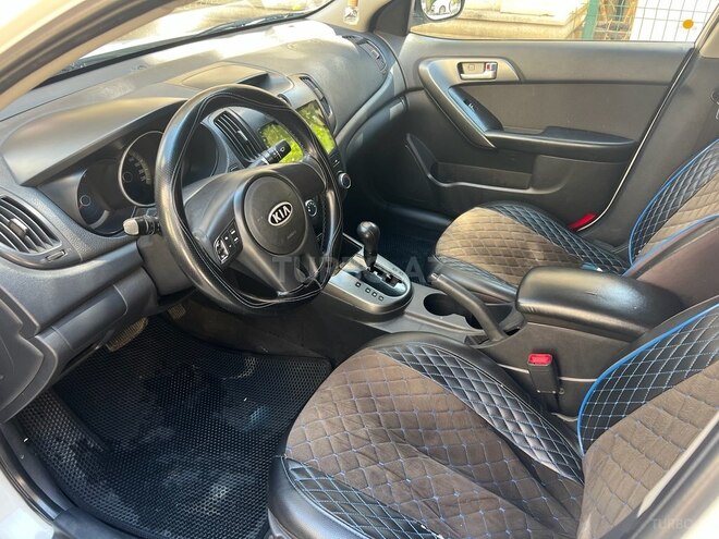 Kia Cerato-9