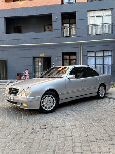 Mercedes E 200-5
