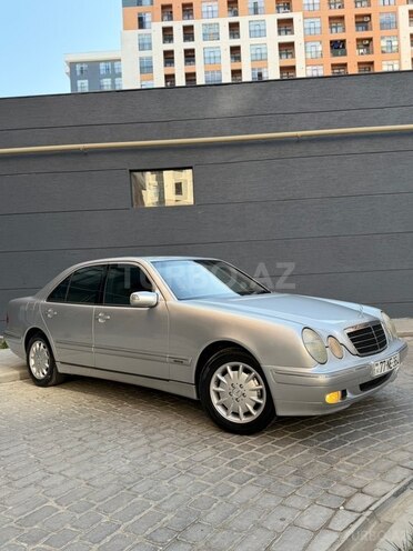 Mercedes E 200-2