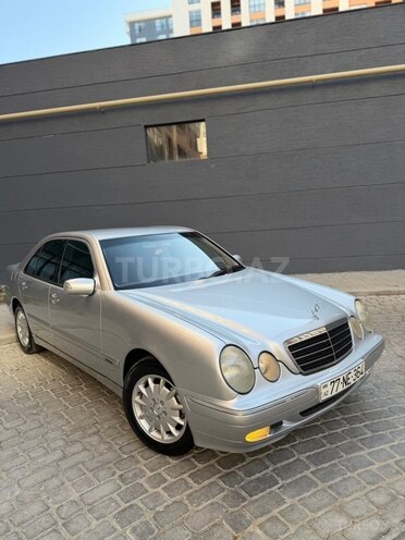 Mercedes E 200-3
