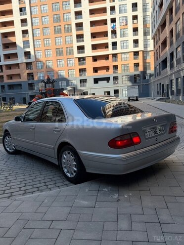Mercedes E 200-7