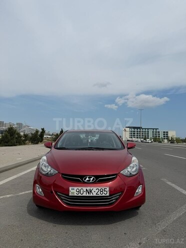 Hyundai Elantra-1