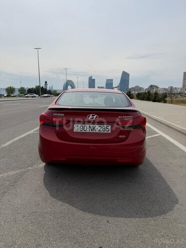 Hyundai Elantra-4
