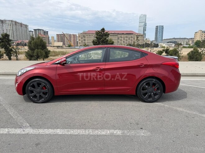 Hyundai Elantra-2