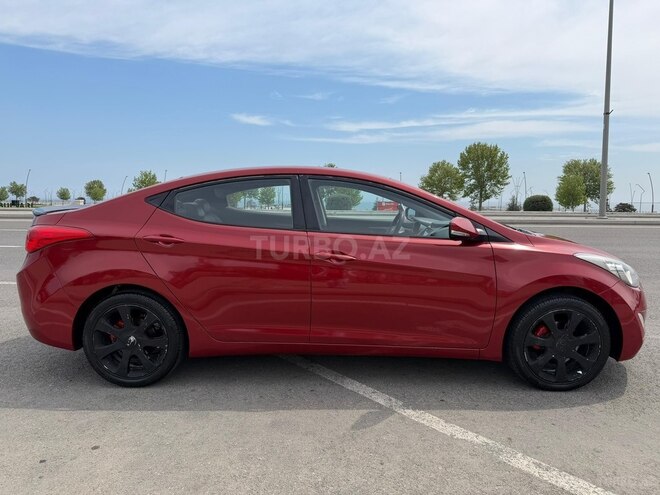 Hyundai Elantra-6
