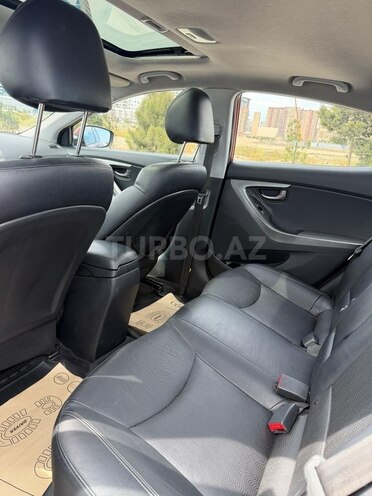 Hyundai Elantra-7