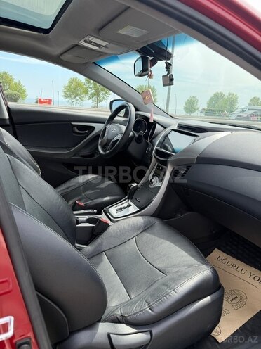 Hyundai Elantra-10