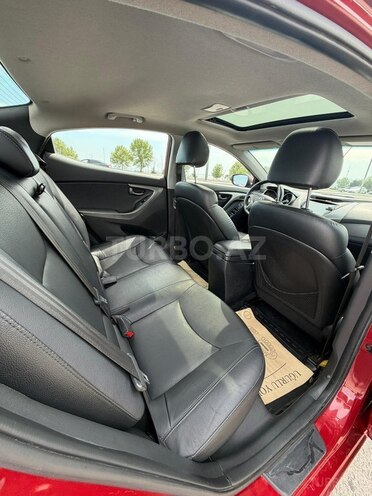 Hyundai Elantra-8