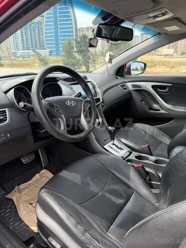 Hyundai Elantra-9