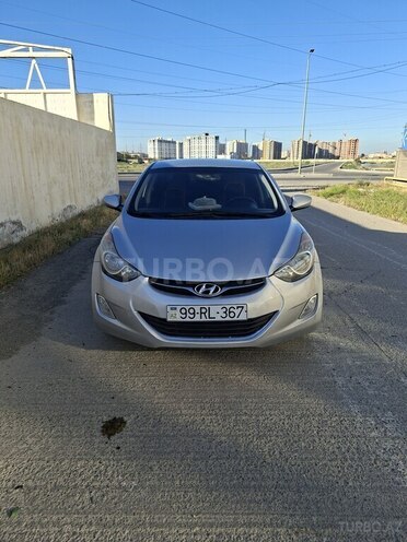 Hyundai Elantra-1