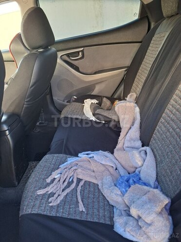 Hyundai Elantra-6