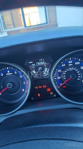 Hyundai Elantra-9