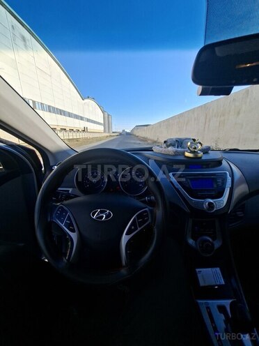 Hyundai Elantra-7