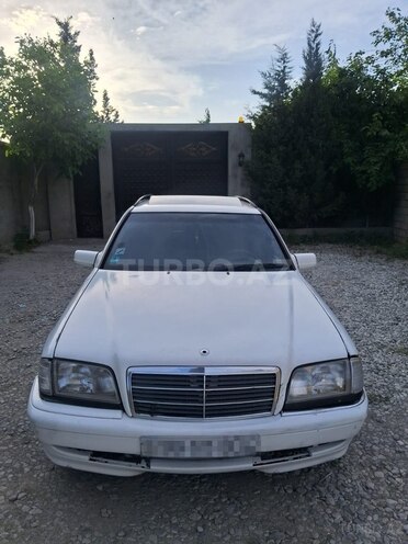 Mercedes C 200-1